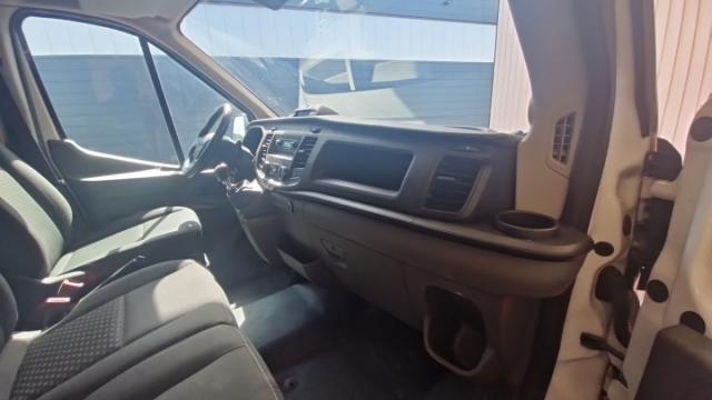 Ford Transit image 9