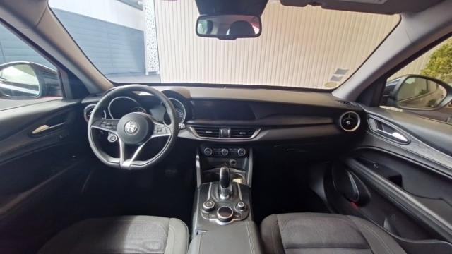 Alfa Romeo Stelvio image 1