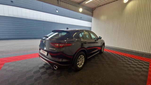 Alfa Romeo Stelvio image 7