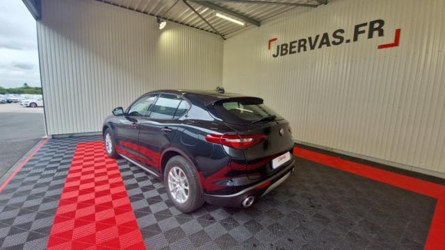 Alfa Romeo Stelvio image 6