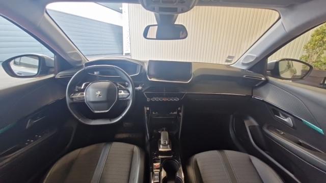 Peugeot 208 image 8