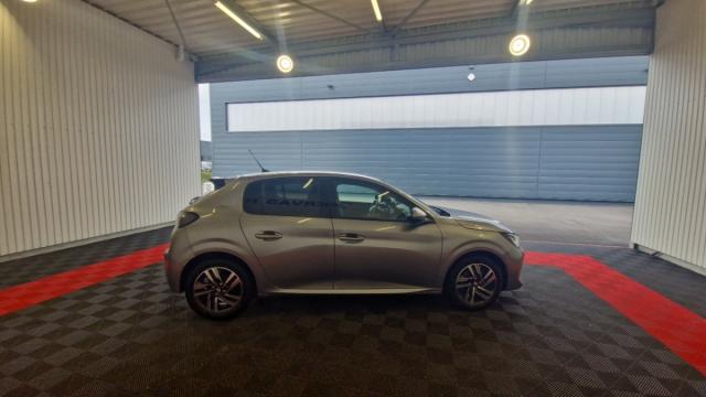 Peugeot 208 image 9