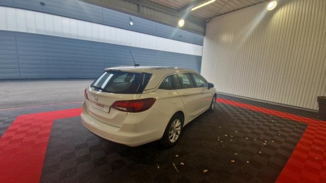Opel Astra Sports Tourer image 5