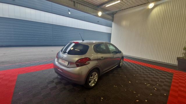 Peugeot 208 image 6