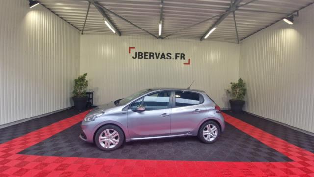 Peugeot 208 image 5