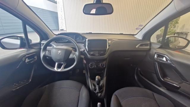 Peugeot 208 image 1