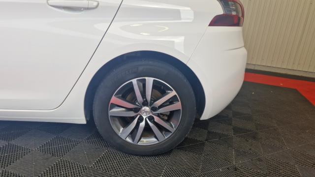 Peugeot 308 image 8