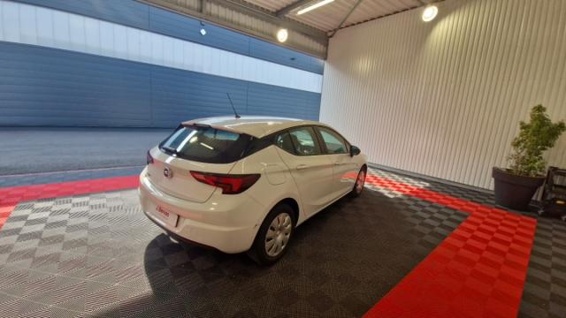 Opel Astra image 2
