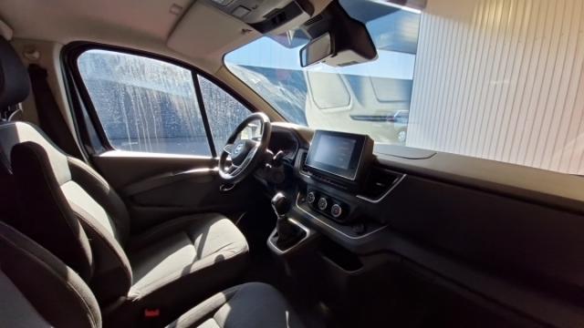 Nissan Nv300 image 1