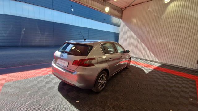 Peugeot 308 image 1