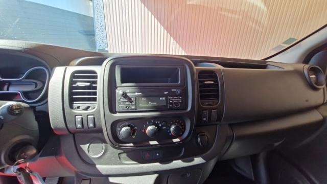 Renault Trafic image 8