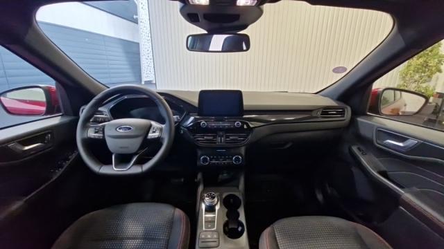 Ford Kuga image 3