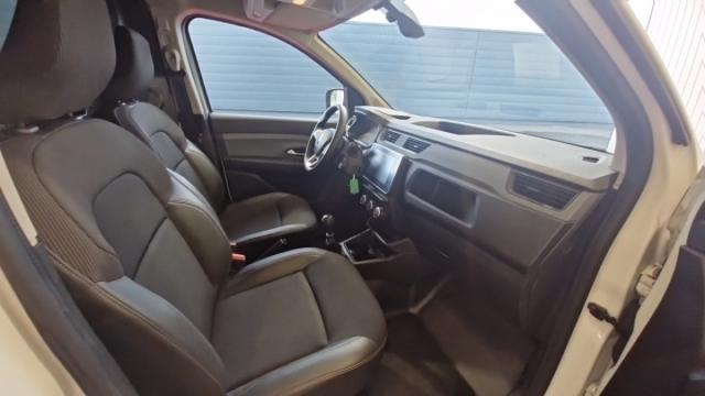 Renault Express Van image 8