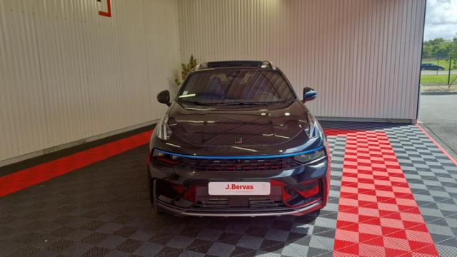 Lynk & Co 01 image 5