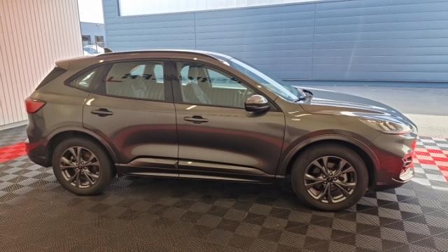 Ford Kuga image 2