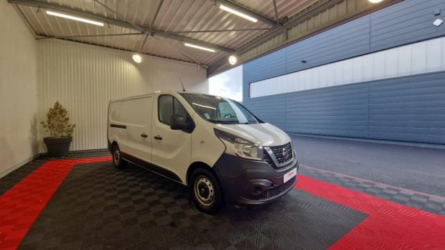 Nissan Nv300 image 6