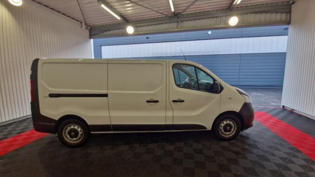 Nissan Nv300 image 1