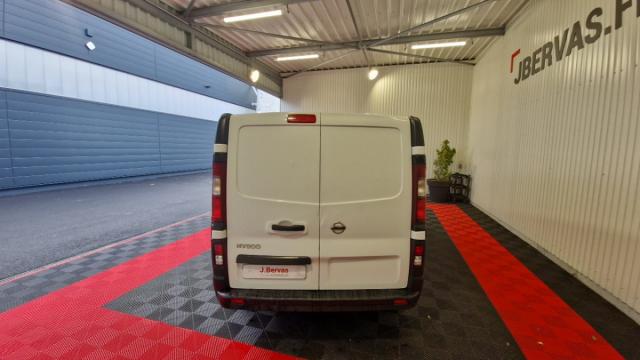 Nissan Nv300 image 2