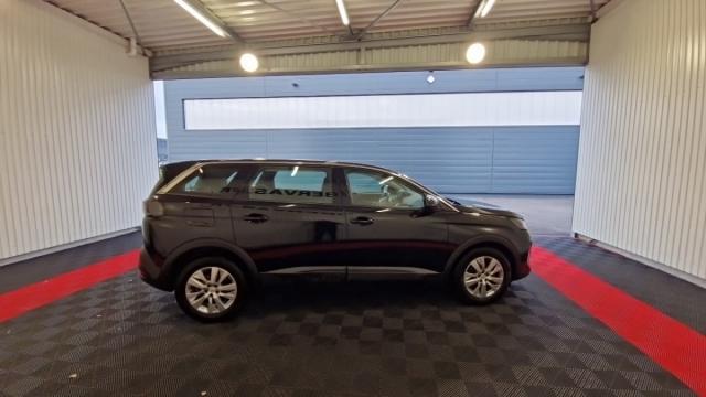 Peugeot 5008 image 1