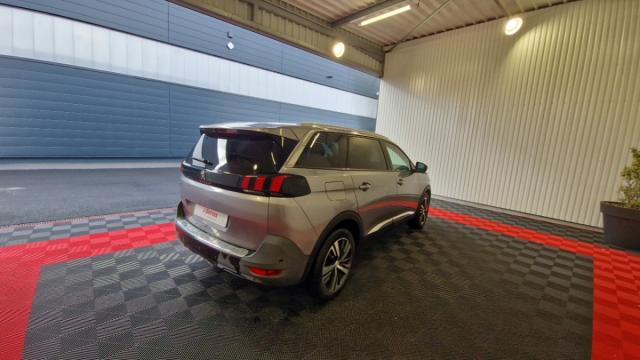 Peugeot 5008 image 1
