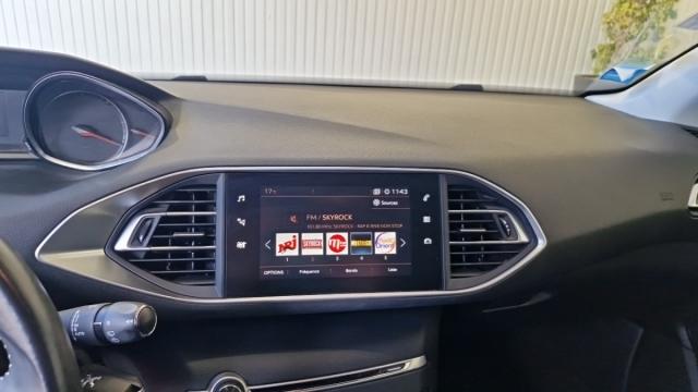Peugeot 308 image 2