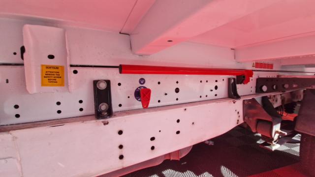 Ford Transit image 6