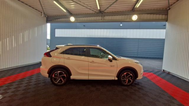 Mitsubishi Eclipse Cross image 2