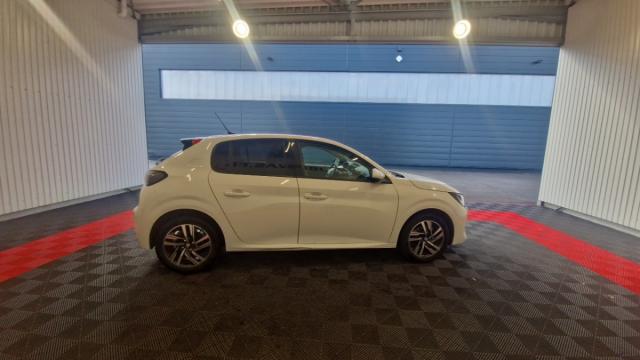 Peugeot 208 image 1