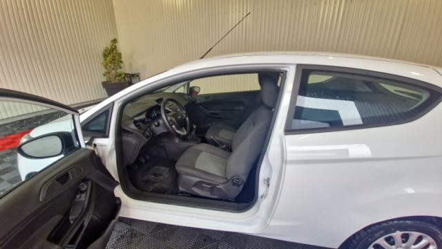 Ford Fiesta image 2