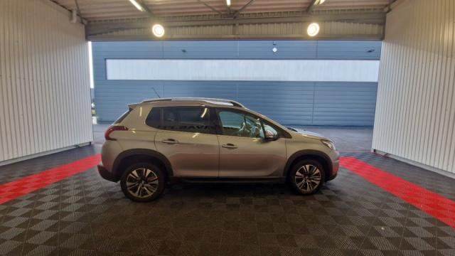 Peugeot 2008 image 9