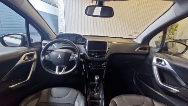 Peugeot 2008 image 3