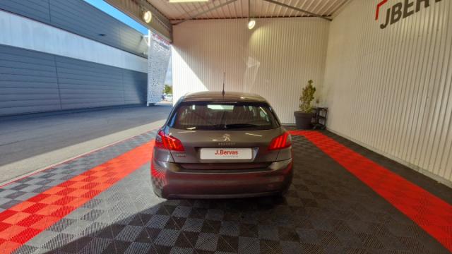 Peugeot 308 image 1