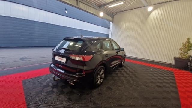 Ford Kuga image 8