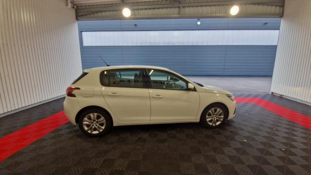 Peugeot 308 image 2