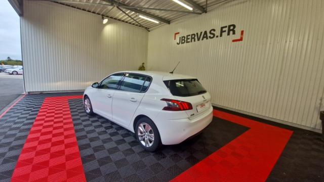 Peugeot 308 image 8