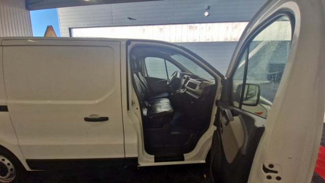 Renault Trafic image 8