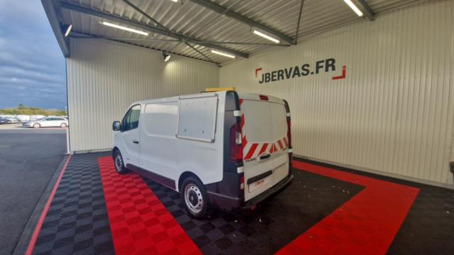 Renault Trafic image 2