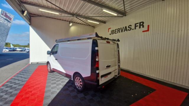 Renault Trafic image 2