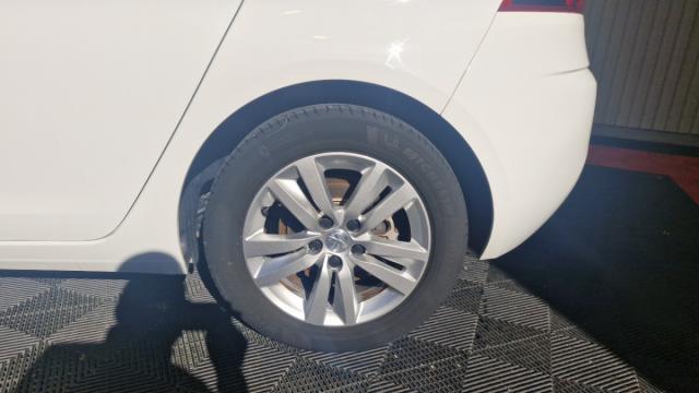 Peugeot 308 image 1