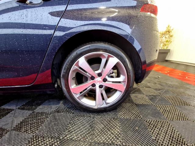 Peugeot 308 image 1