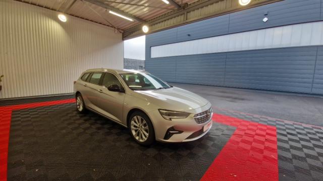 Opel Insignia Sports Tourer image 3