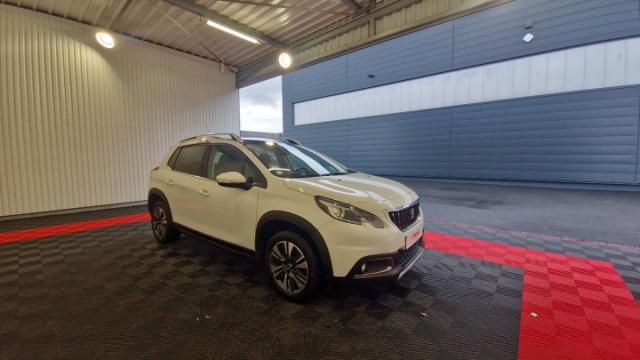 Peugeot 2008 image 1