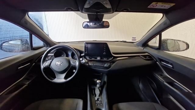 Toyota C-Hr image 9