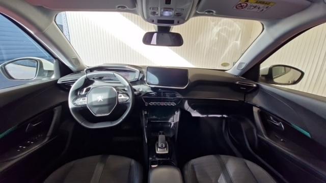 Peugeot 2008 image 2