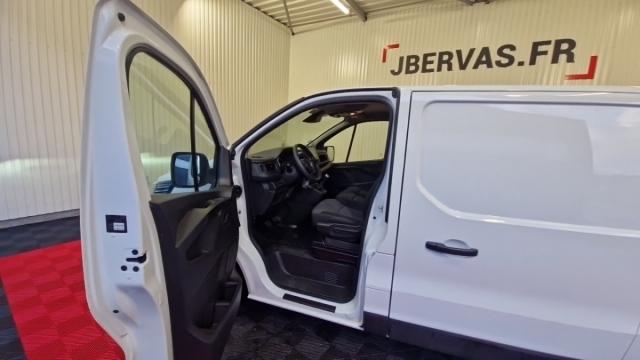 Renault Trafic image 2