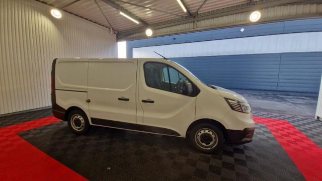 Renault Trafic image 9