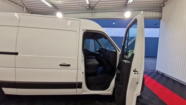 Renault Master image 2