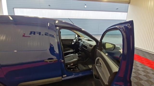 Renault Express Van image 4