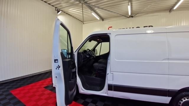 Renault Master image 2