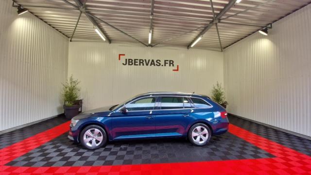 Skoda Superb Combi image 7